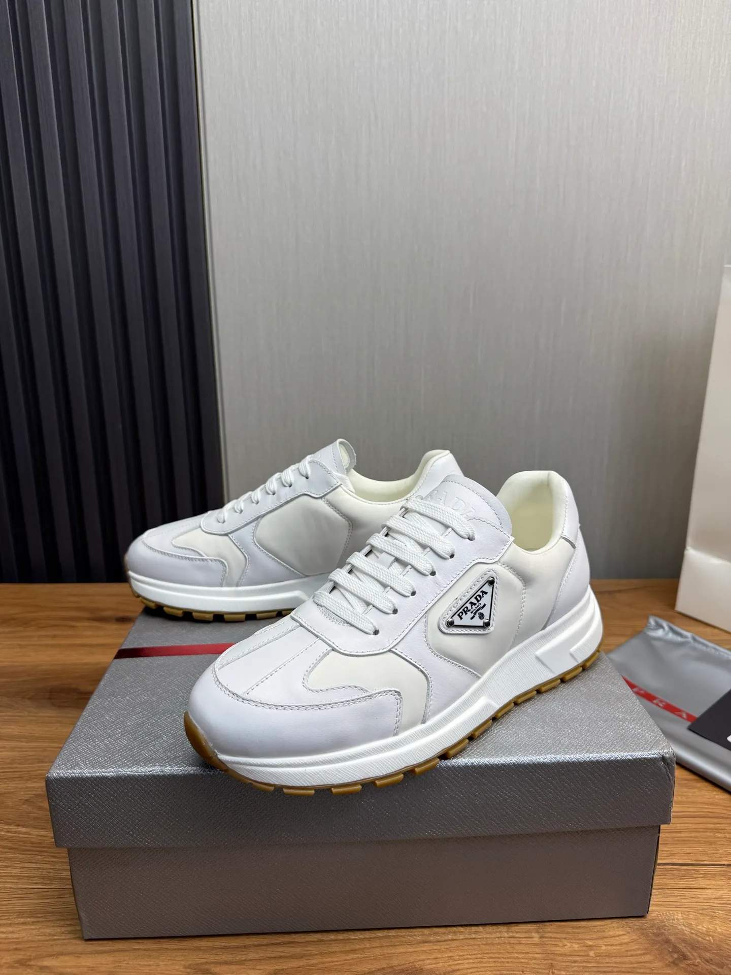 Factory price 580💰 [PRADA] Hot-selling men's shoes shipped 👏Official website synchronized ⬆️ Original cowhide fabric + cowhide lining, cowhide feet 🐮 1:1 shipment ✔️Original original bottom, 38-45 (45. Customized, non-refundable)